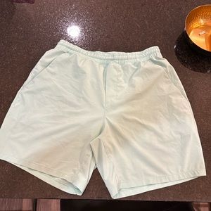 Men’s lululemon shorts 7” inseam with built in liner